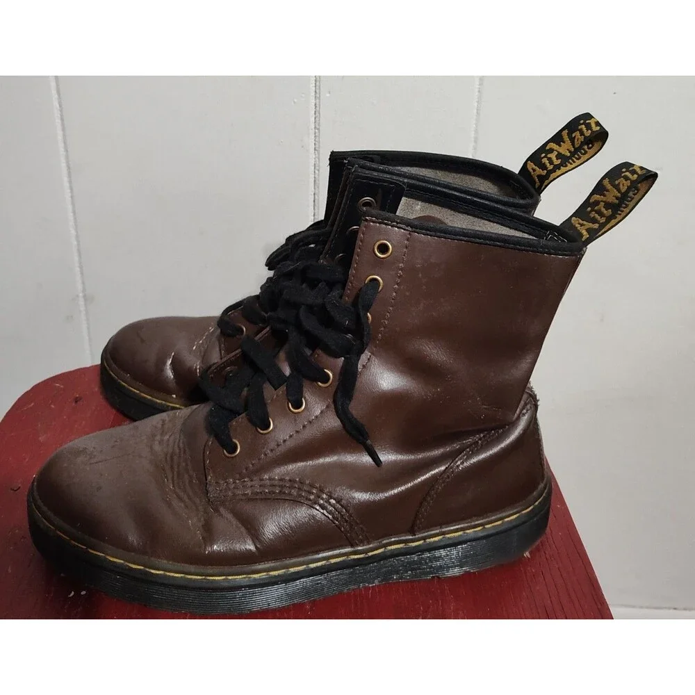 Dr. Doc Martens Zavala Airwair Lace Up Brown Leather Boots AW004 9 Thrashed